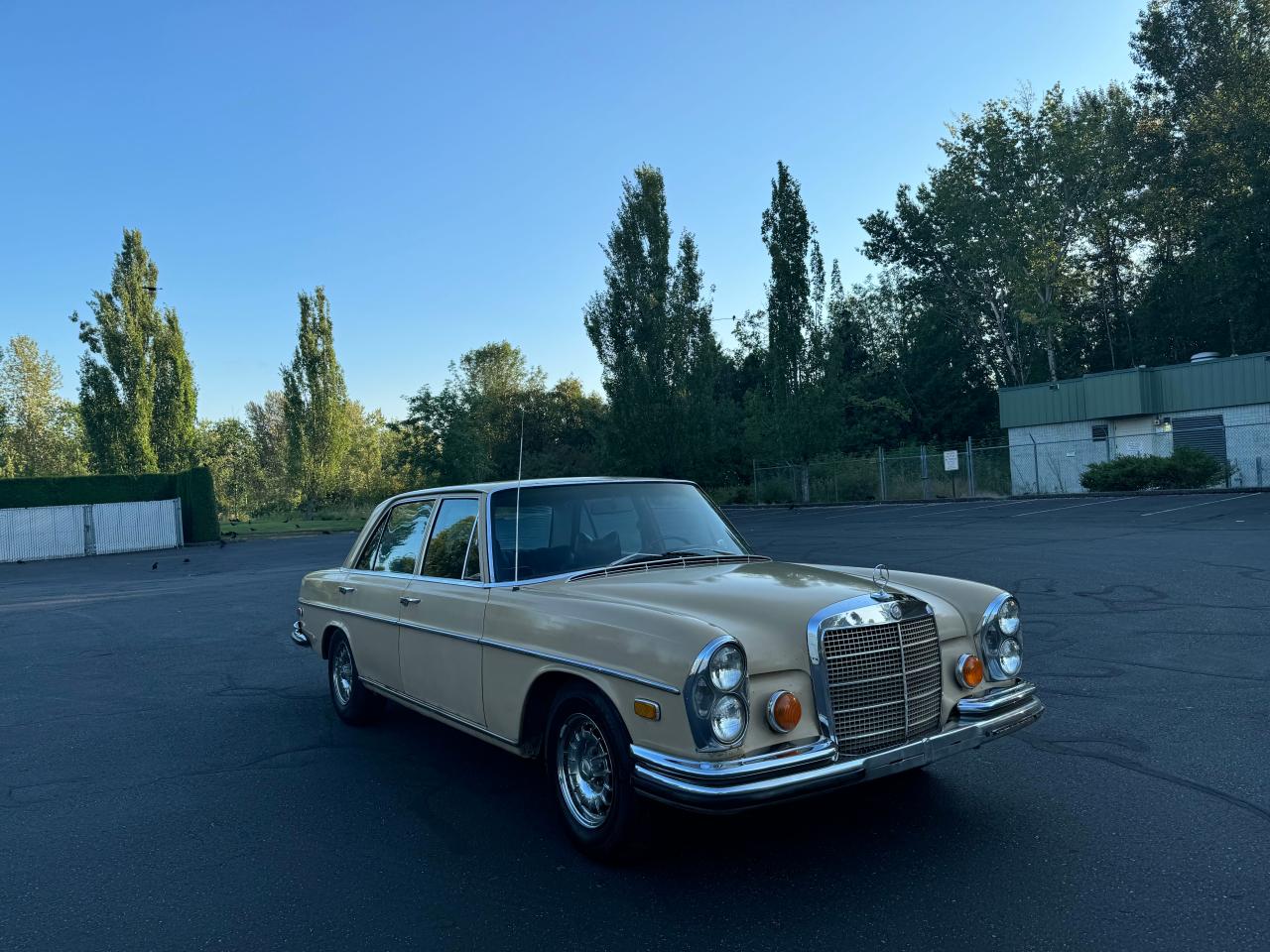 1973 Mercedes-benz 280sel 4.5 Tan vin: 10806812018127
