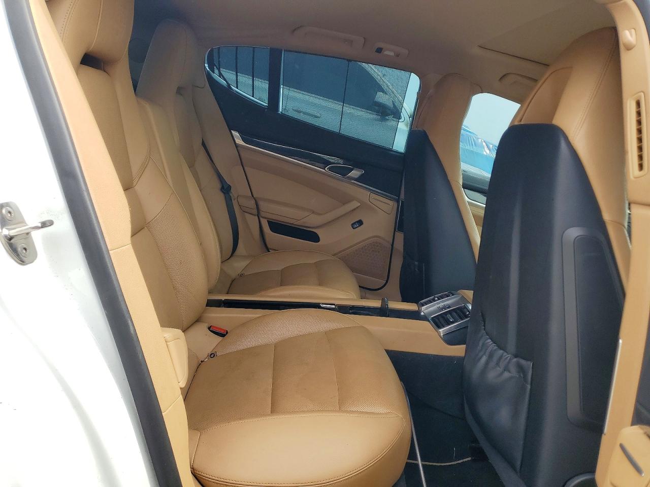 2013 Porsche Panamera 2 Белый vin: WP0AA2A78DL016816