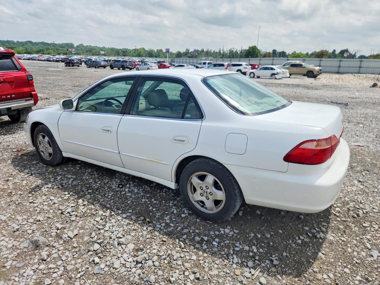2000 Honda Accord Ex White vin: 1HGCG1650YA085477