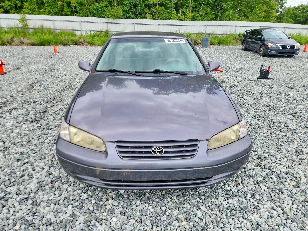1998 Toyota Camry Le Gray vin: 4T1BG22K5WU857653