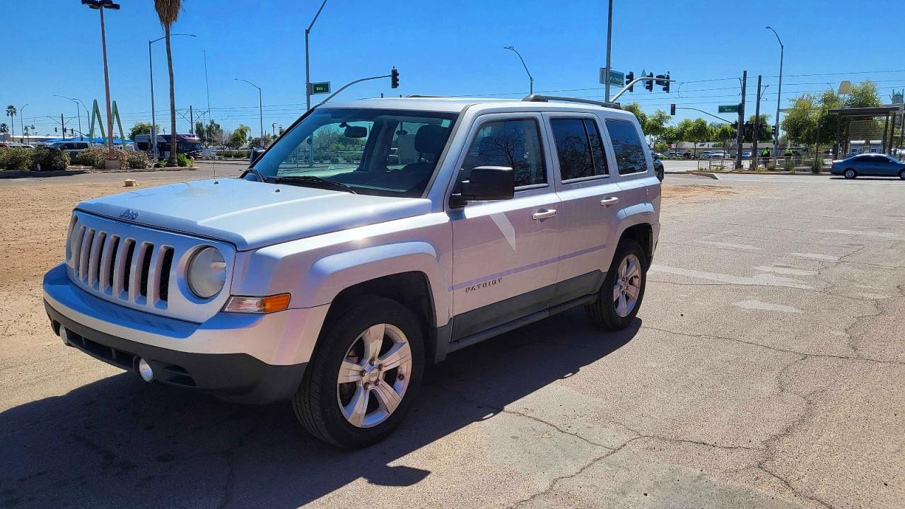 2011 Jeep Patriot Base Серебряный vin: 1J4NT1GBXBD165750