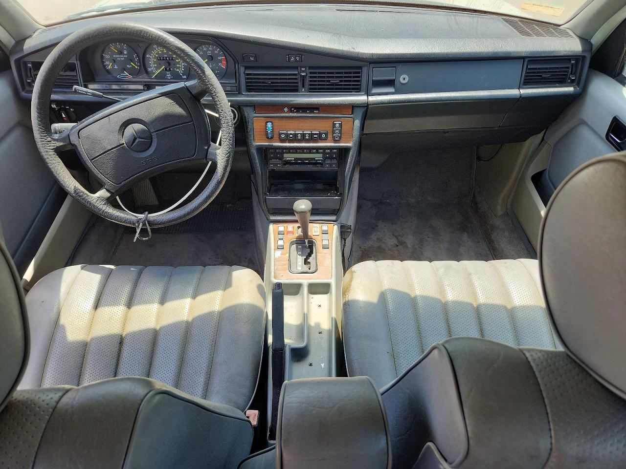 1988 Mercedes-benz 190 E 2.3 White vin: WDBDA28D4JF416521