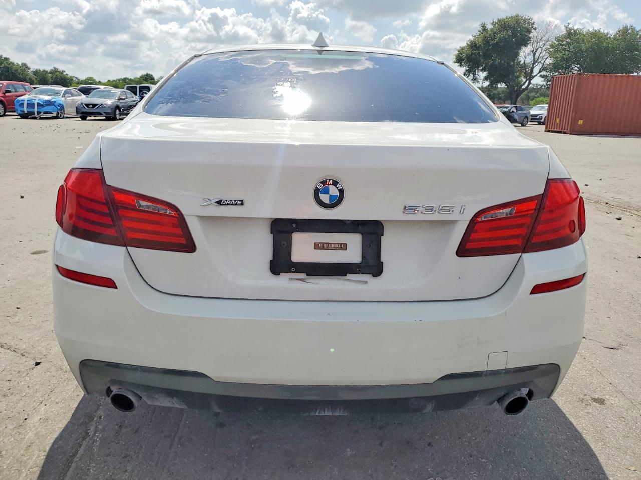 2013 Bmw 535 Xi White vin: WBAFU7C51DDU68068