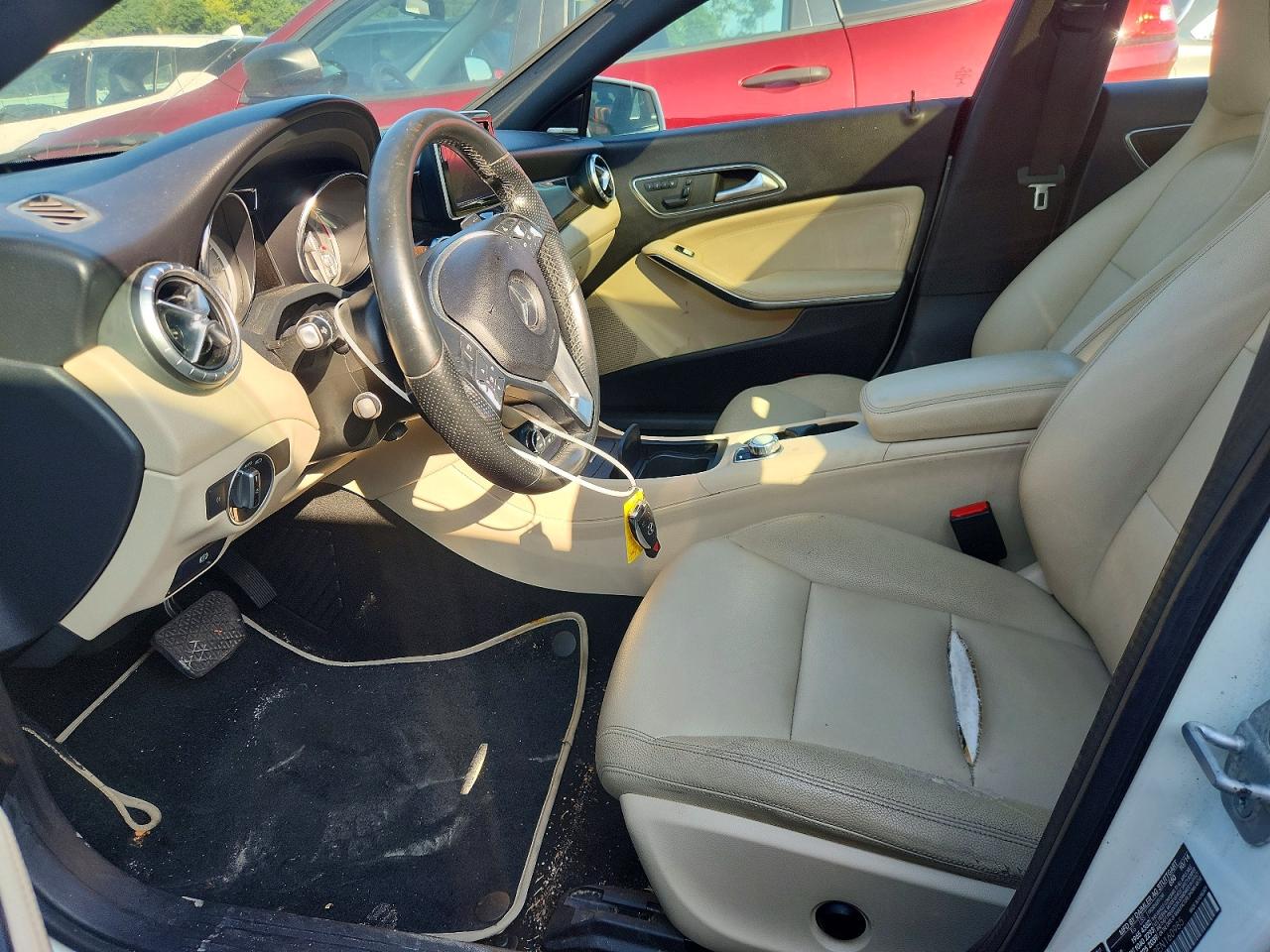 2014 Mercedes-benz Cla 250 White vin: WDDSJ4EB2EN160985