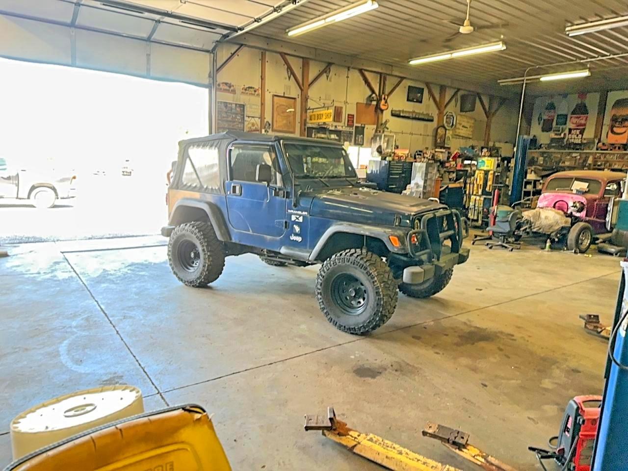 2002 Jeep Wrangler / Tj X Blue vin: 1J4FA39S02P719959