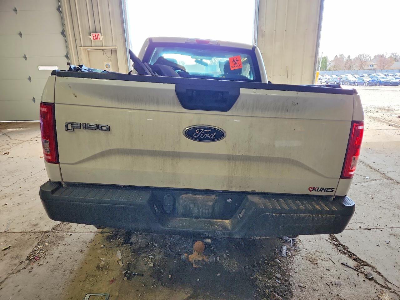 2016 Ford F150 White vin: 1FTMF1EP0GKE21985