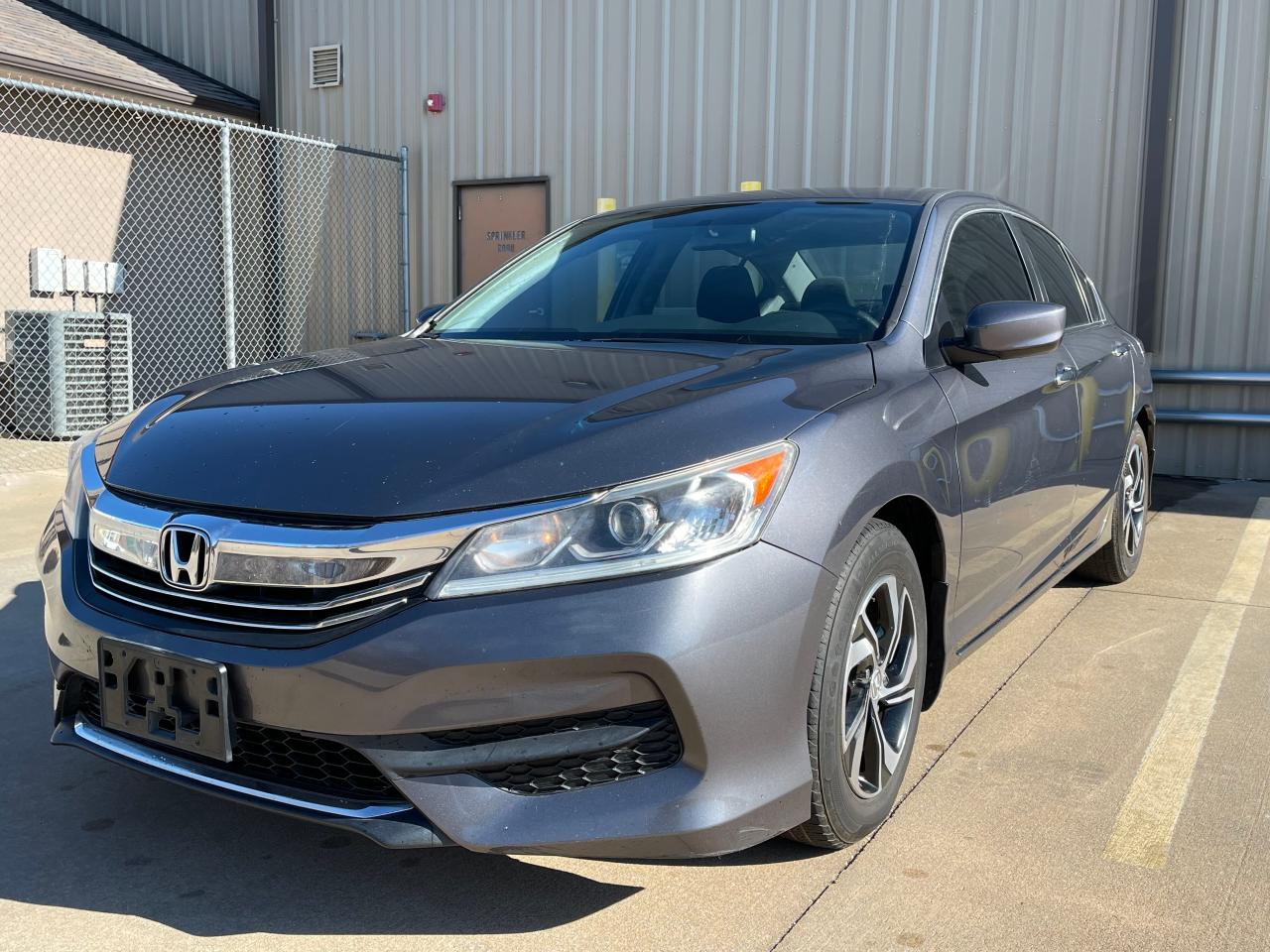 2017 Honda Accord Lx Gray vin: 1HGCR2F33HA210521