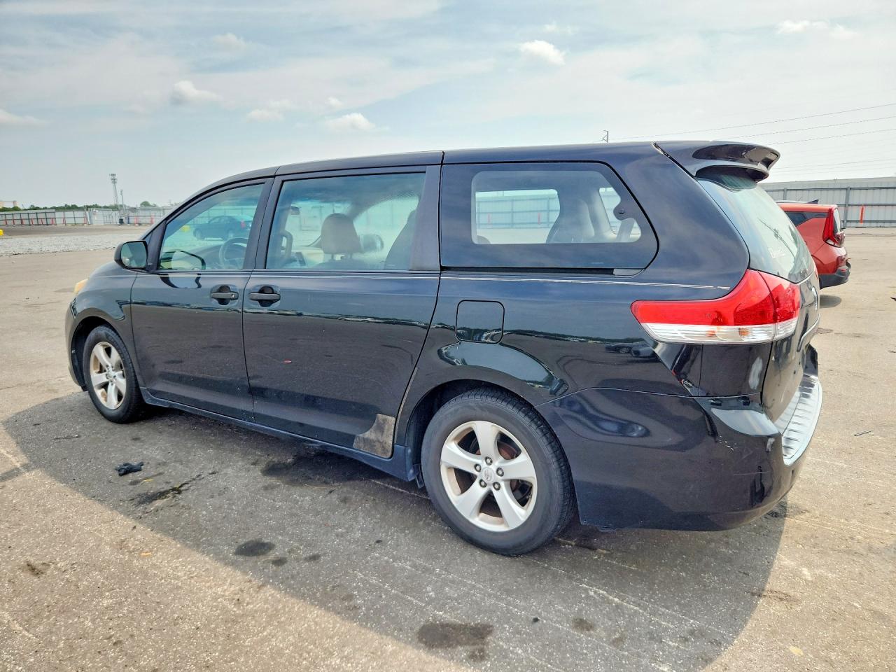 2011 Toyota Sienna Base 7-passenger Charcoal vin: 5TDZK3DC0BS101045