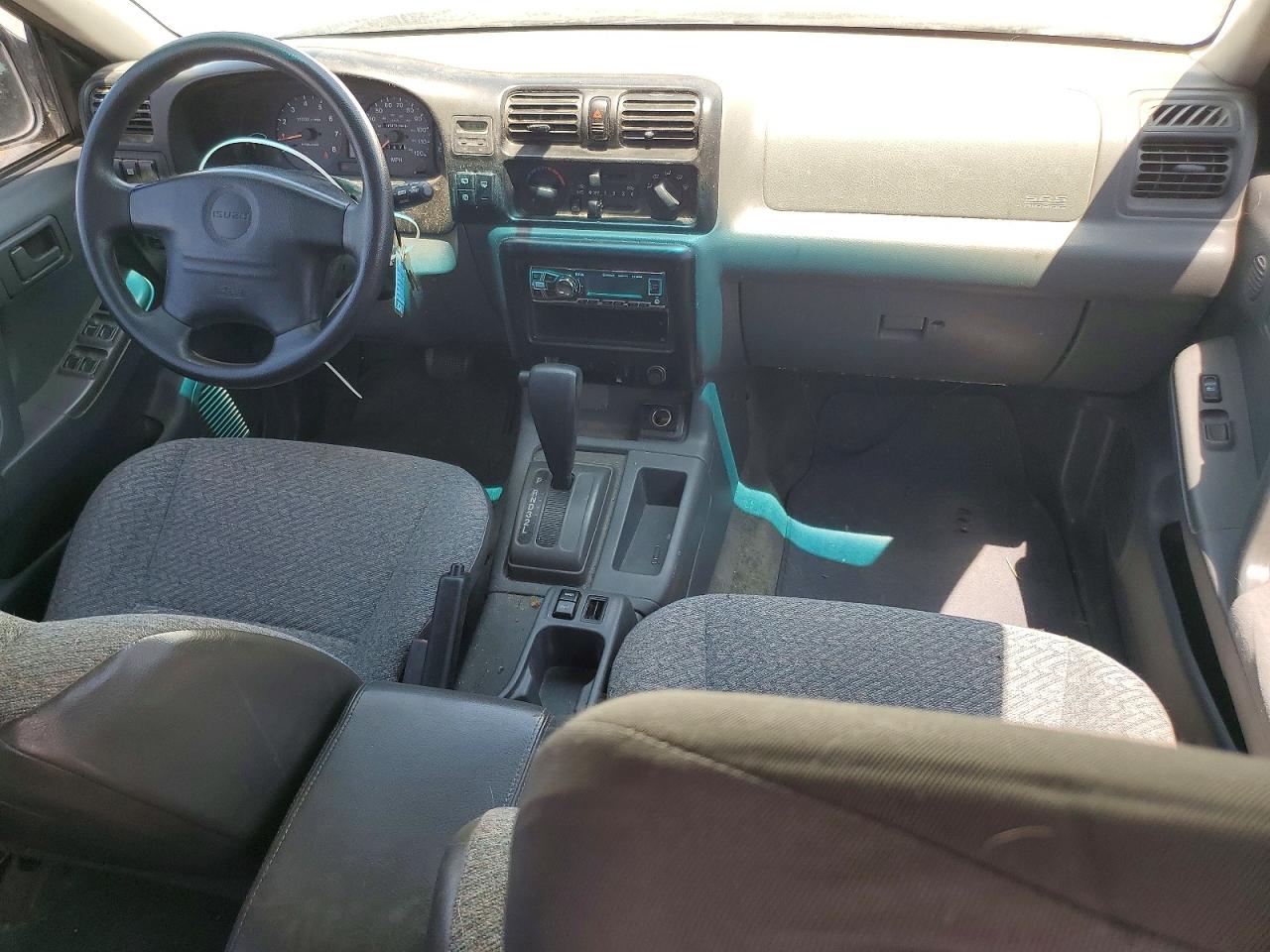 1998 Isuzu Rodeo S Silver vin: 4S2CK58W9W4306956