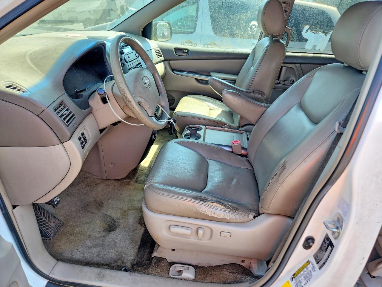 2006 Toyota Sienna Le 8 Passenger White vin: 5TDZA23C26S521524