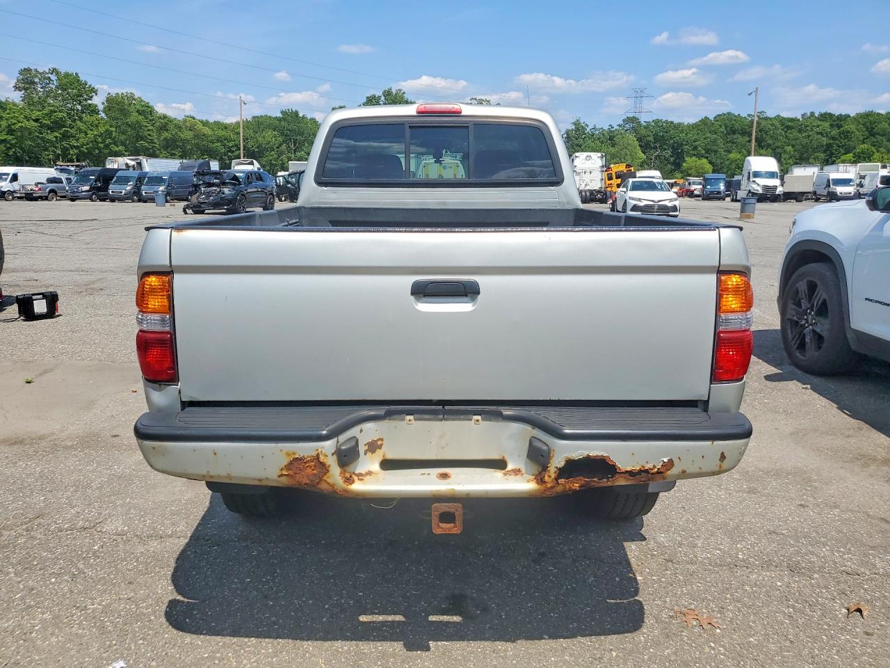 2002 Toyota Tacoma Xtracab Silver vin: 5TEWM72N02Z075171