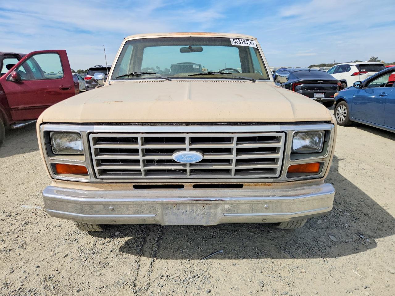 1983 Ford F100 Бежевый vin: 1FTCF10Y0DPA91808