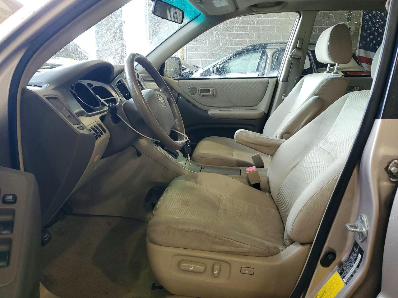 2005 Toyota Highlander Base Tan vin: JTEEP21A650089855