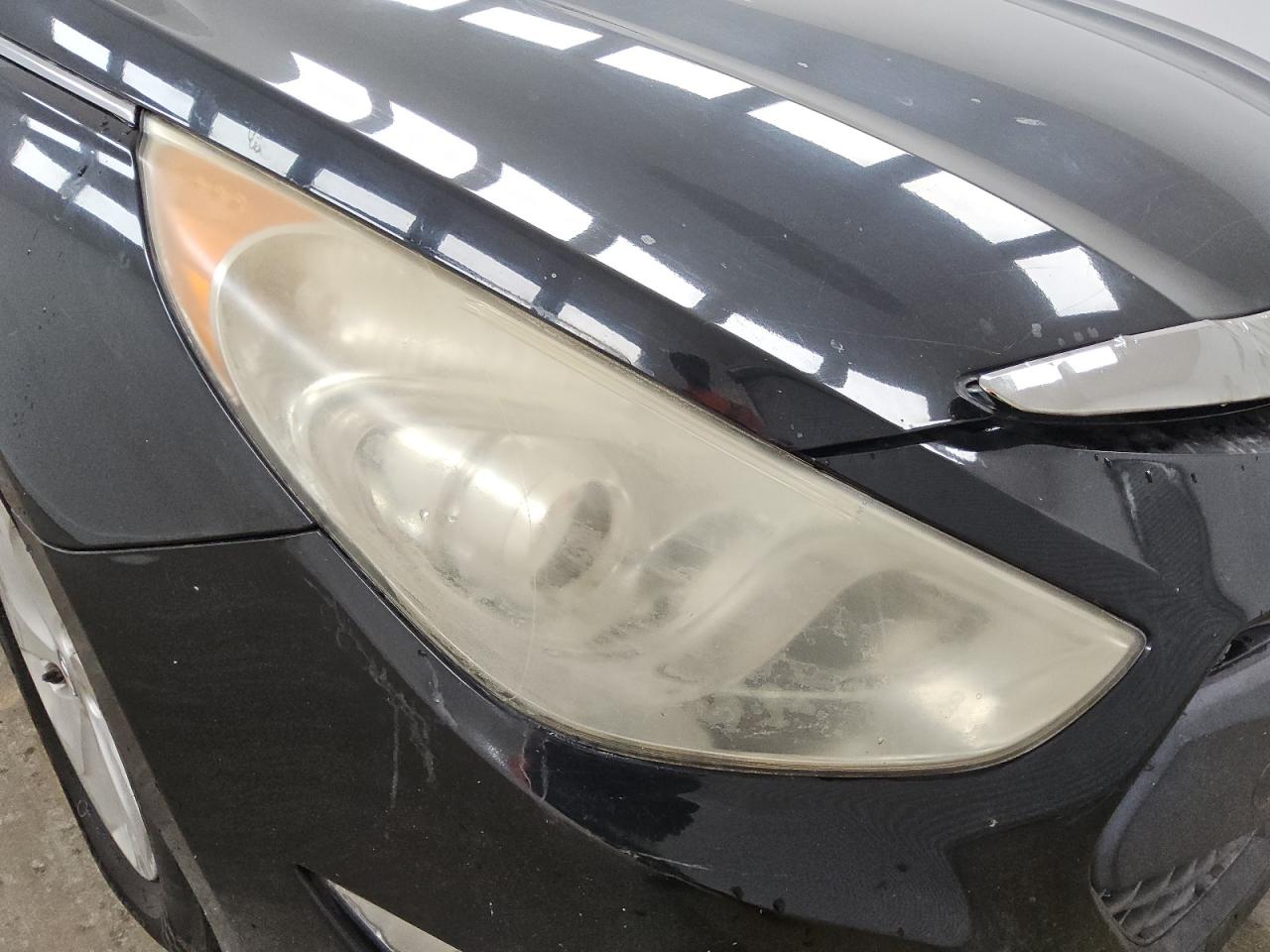 2015 Hyundai Sonata Hybrid Base Black vin: KMHEC4A48FA134792 Damage: Right Head Lamp, Faded, Repair Required