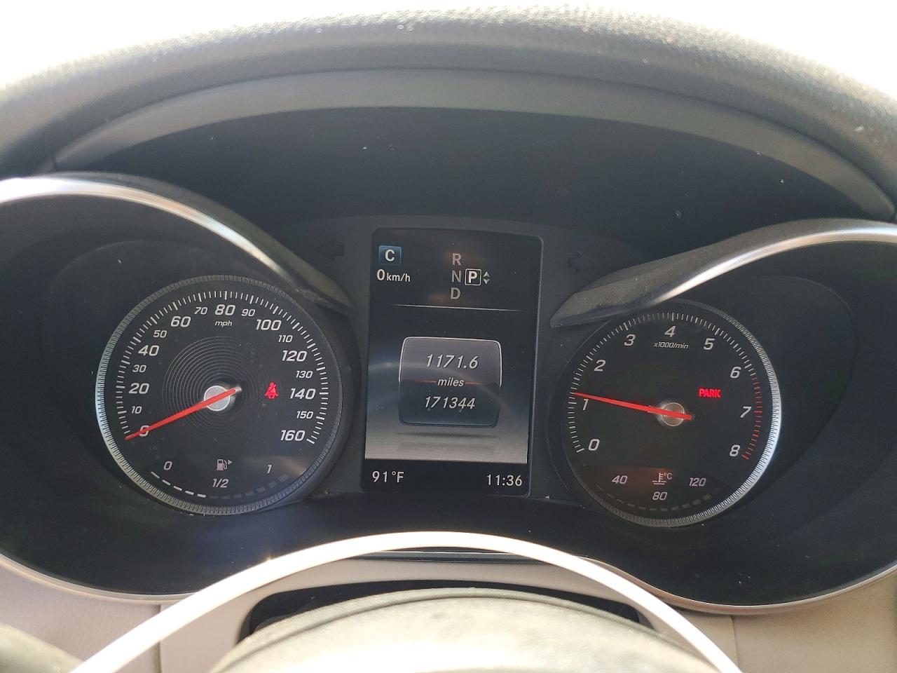 2015 Mercedes-benz C 300 White vin: 55SWF4JB4FU085529
