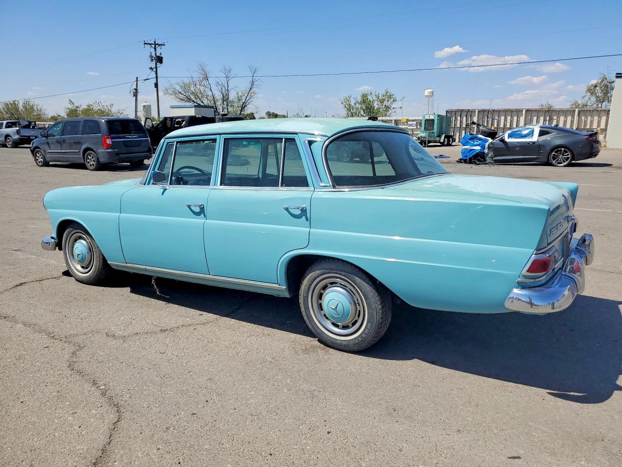 1967 Mercedes-benz B200 Turquoise vin: 11011010311135