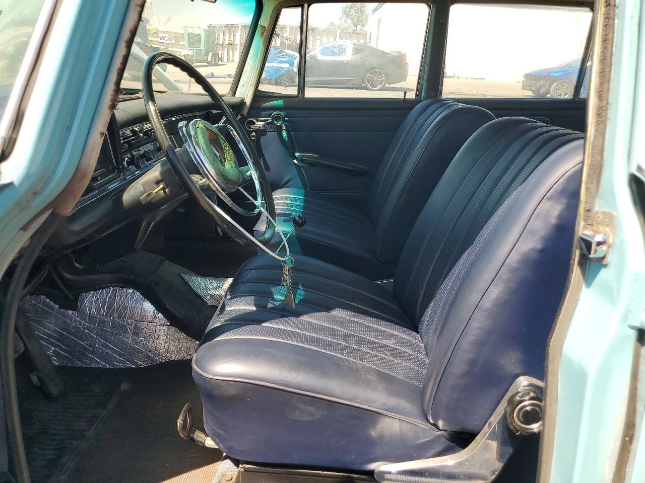 1967 Mercedes-benz B200 Turquoise vin: 11011010311135