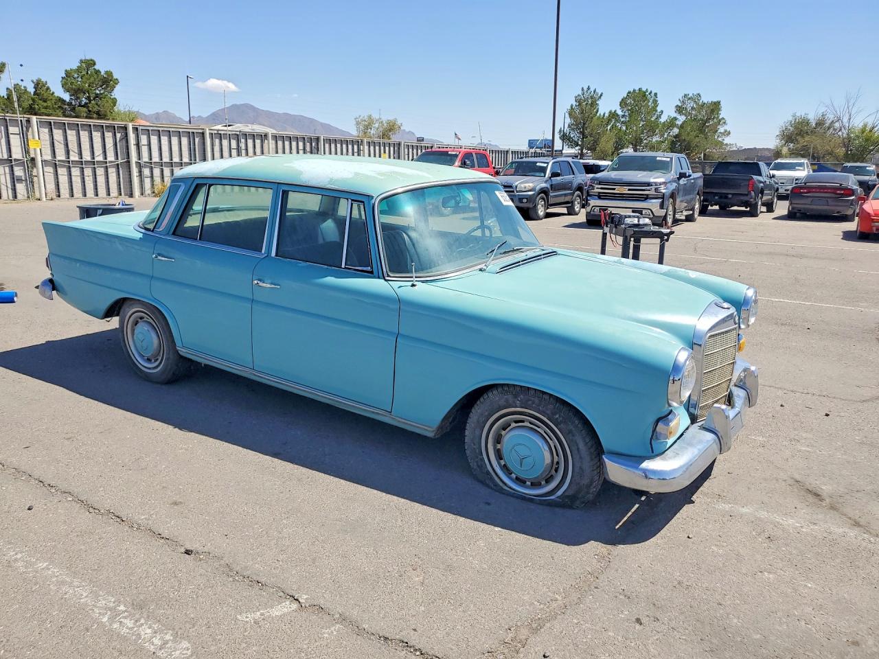 1967 Mercedes-benz B200 Turquoise vin: 11011010311135