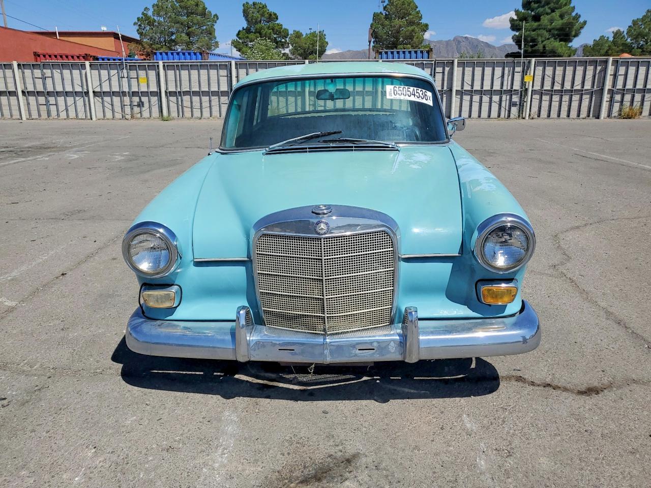 1967 Mercedes-benz B200 Turquoise vin: 11011010311135