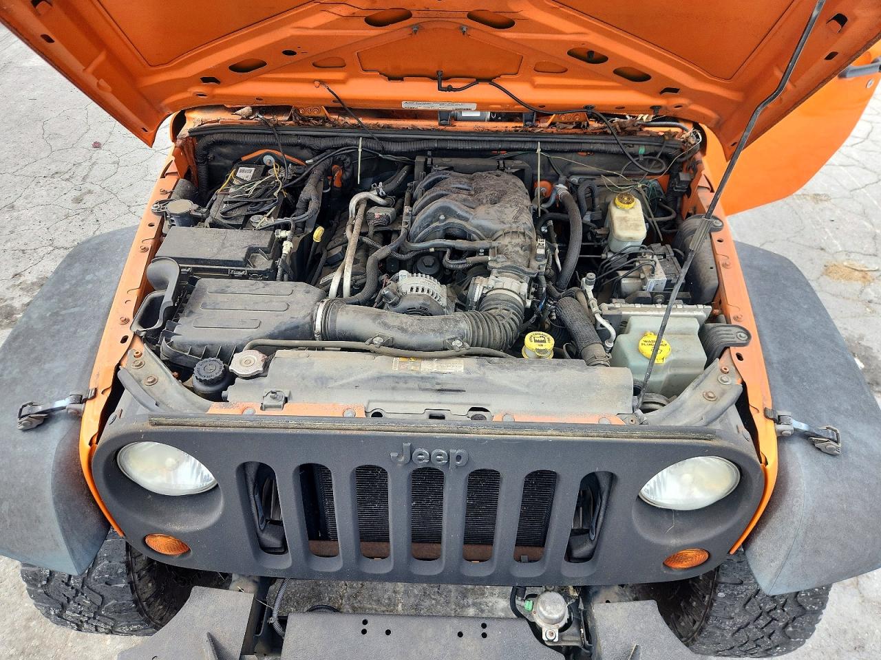 2012 Jeep Wrangler Sport Orange vin: 1C4AJWAG8CL181545