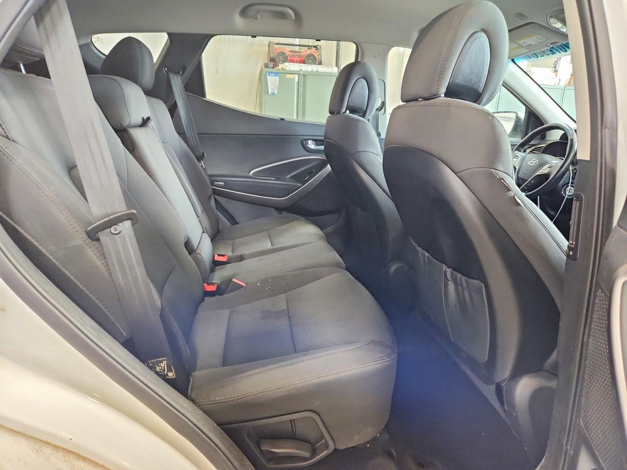 2015 Hyundai Santa Fe Sport White vin: 5XYZUDLB1FG273919