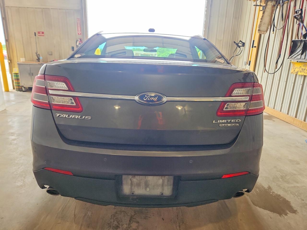 2018 Ford Taurus Limited Charcoal vin: 1FAHP2F80JG109824