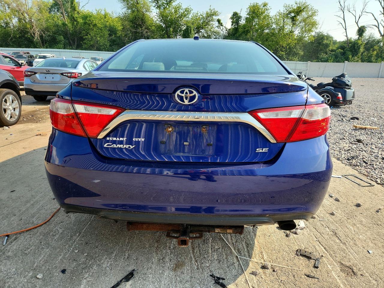 2015 Toyota Camry Se Blue vin: 4T1BF1FK5FU892832