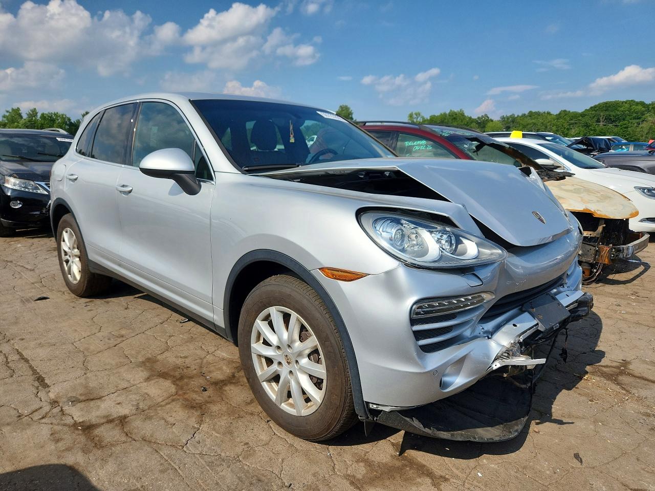 2012 Porsche Cayenne Gray vin: WP1AA2A25CLA08612
