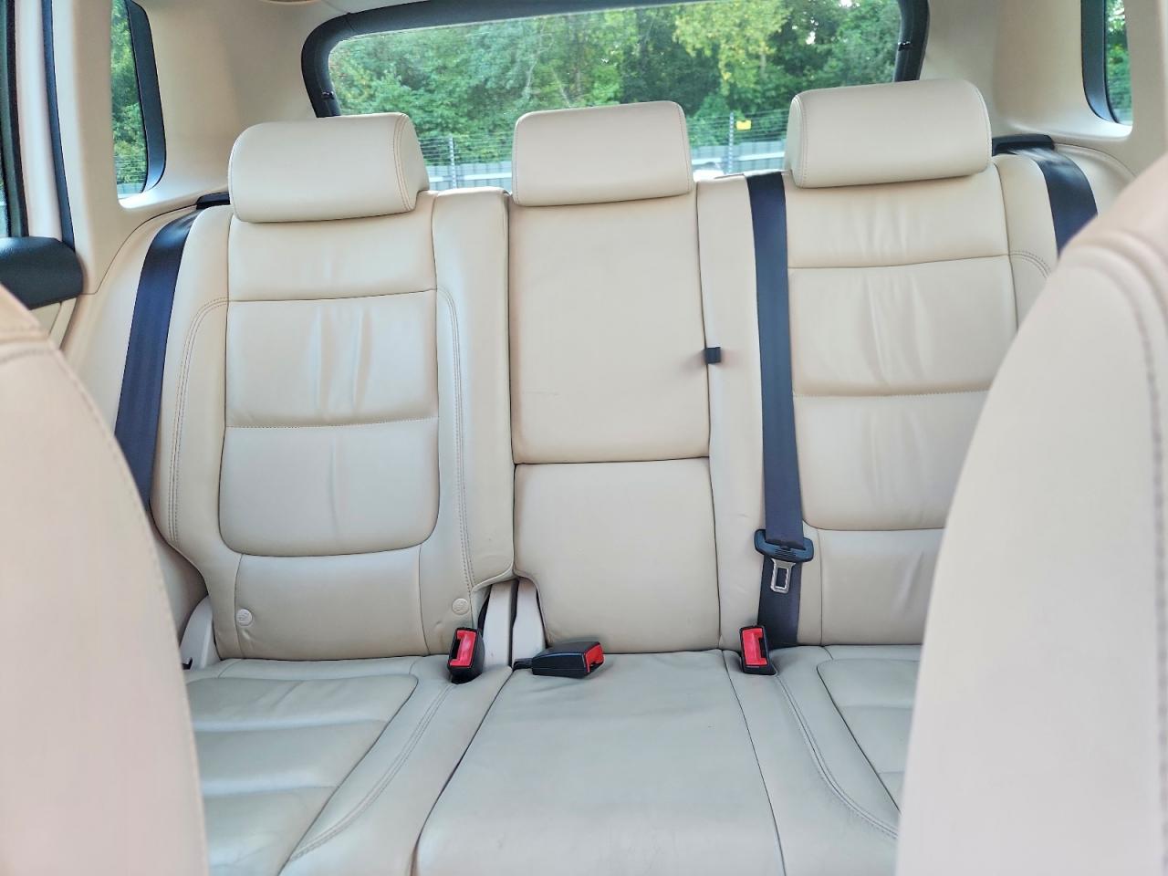 2011 Volkswagen Tiguan S White vin: WVGBV7AX4BW514136