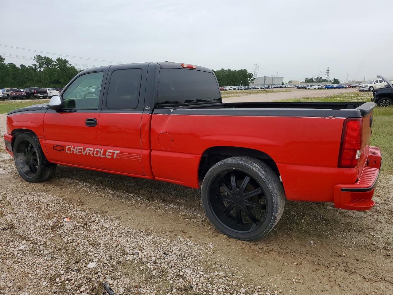 2002 Chevrolet Silverado C1500 Красный vin: 2GCEC19W421425349