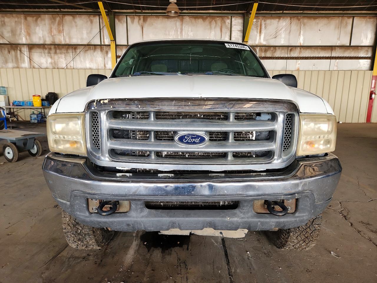 2004 Ford F250 Super Duty White vin: 1FTNX21L74EA53339