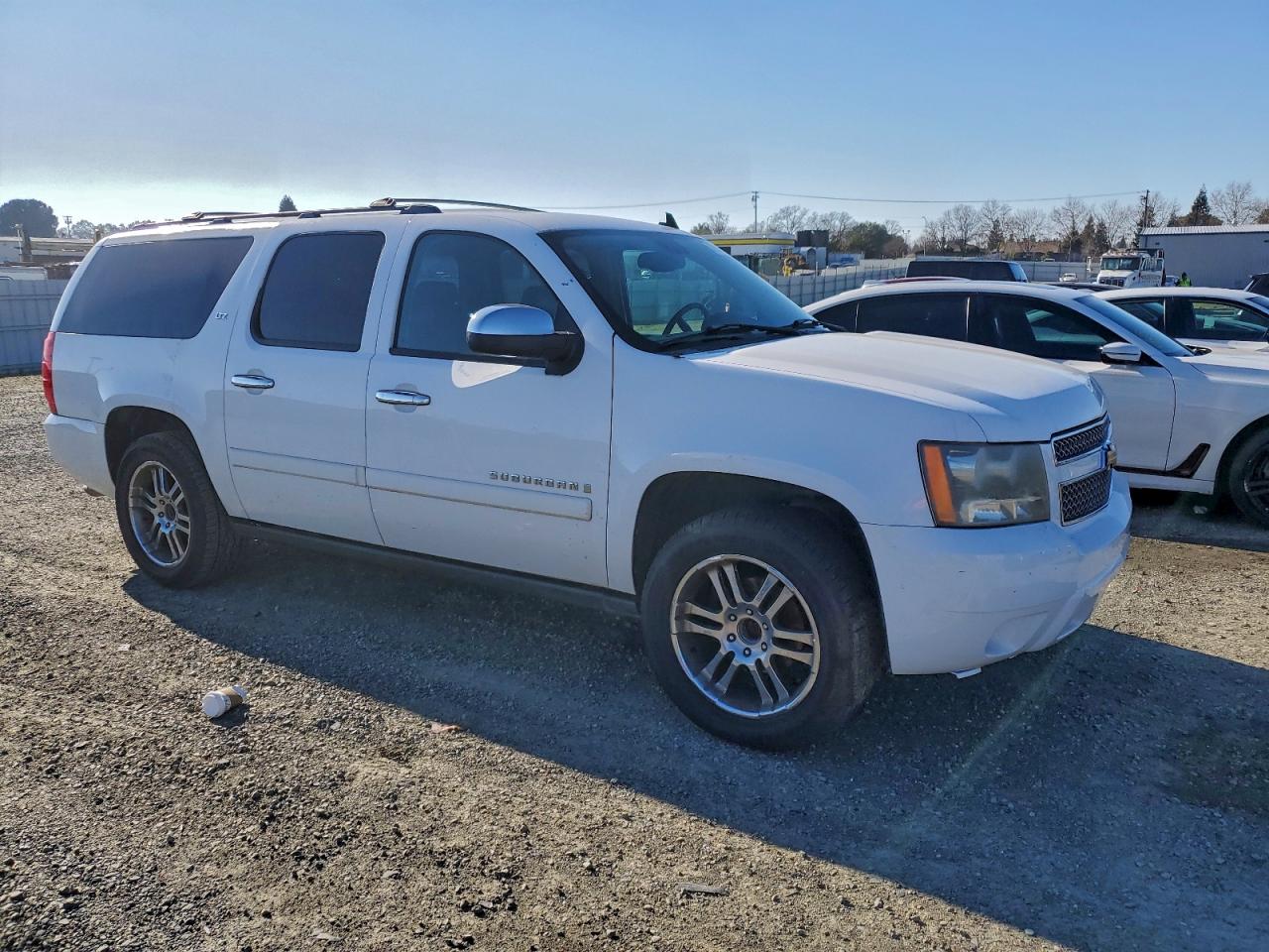 2008 Chevrolet Suburban K1500 Ls Белый vin: 1GNFK16Y58R171140