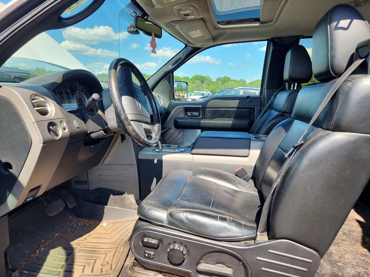 2006 Ford F150 White vin: 1FTPX04586KD41000