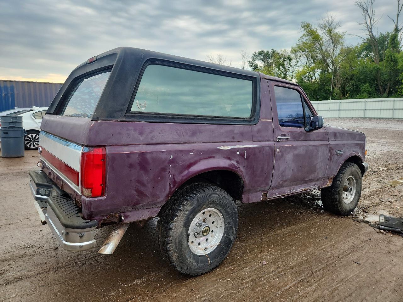 1996 Ford Bronco U100 Фиолетовый vin: 1FMEU15H5TLB72960