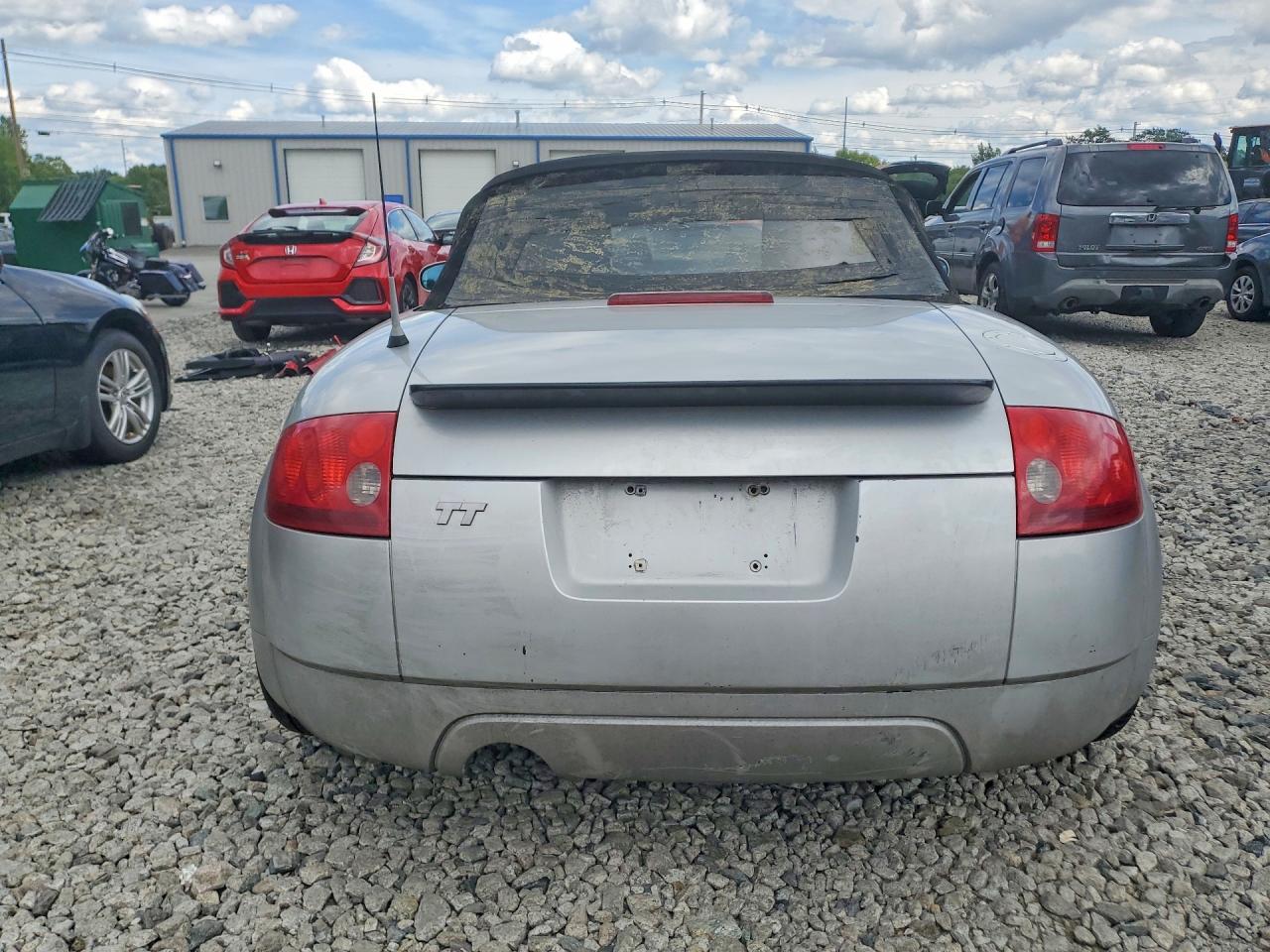2001 Audi Tt Silver vin: TRUTX28N711021806