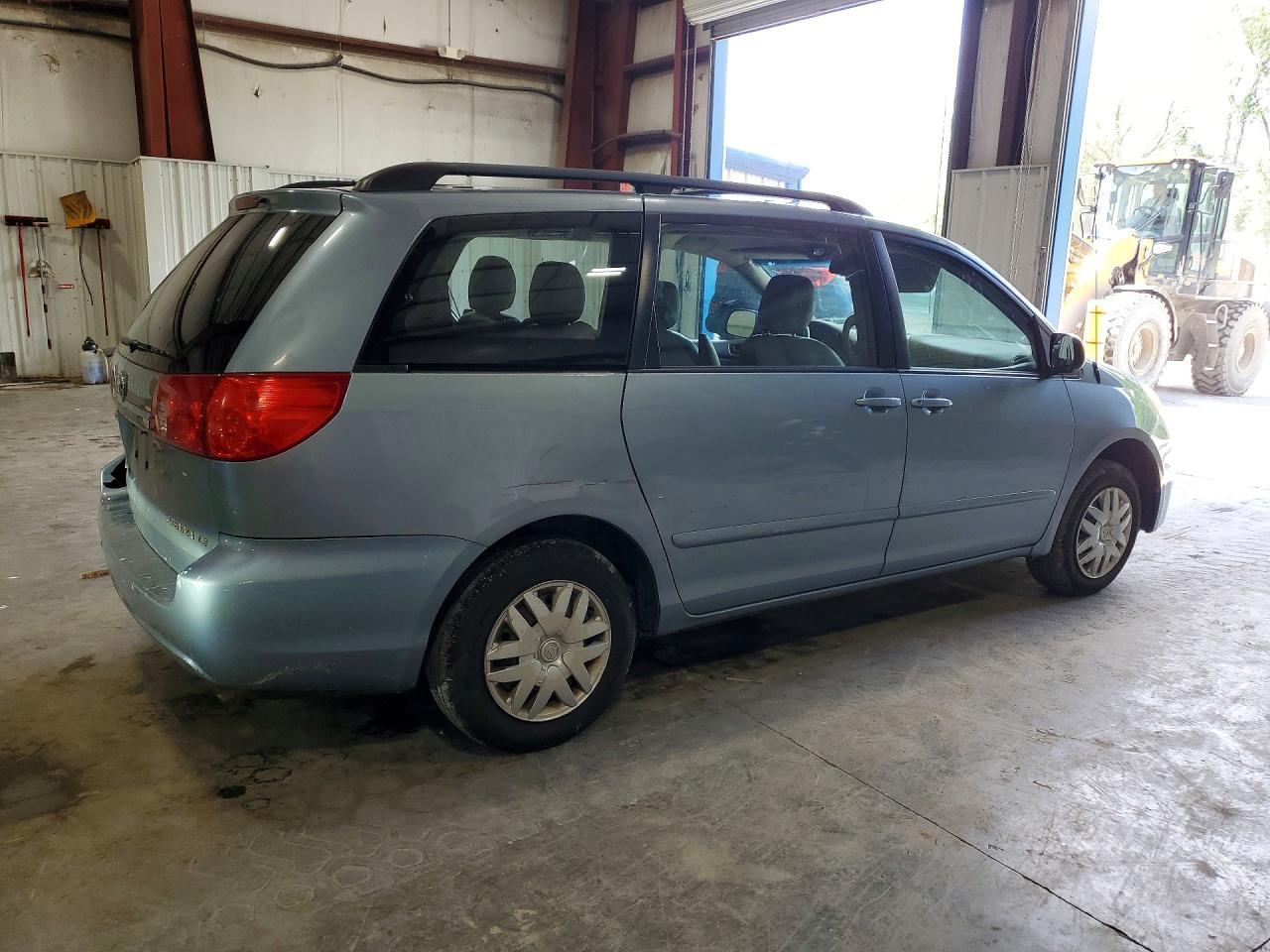 2010 Toyota Sienna Ce 7-passenger Blue vin: 5TDKK4CCXAS342361