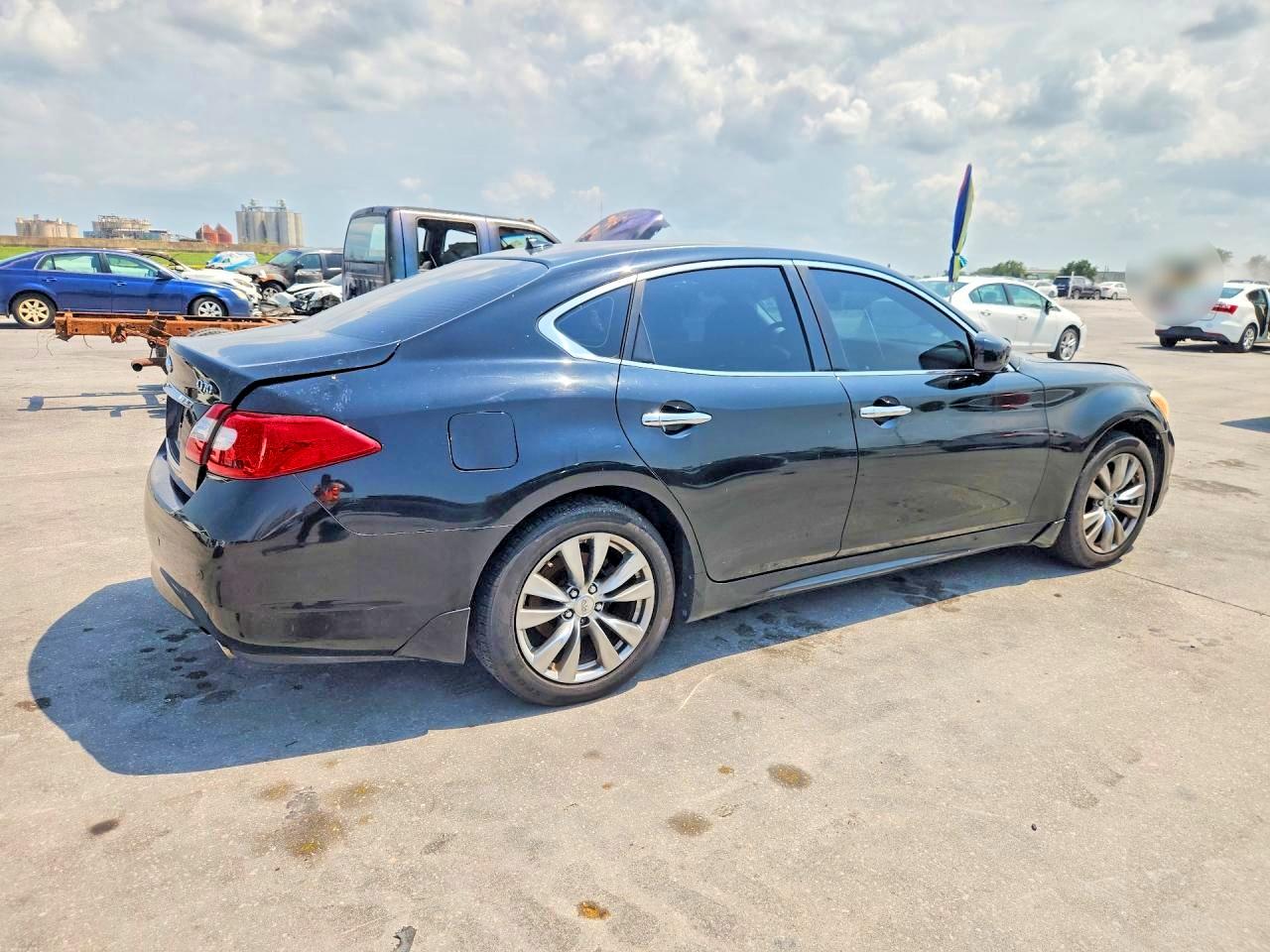 2014 Infiniti Q70 3.7 Black vin: JN1BY1AP5EM260092