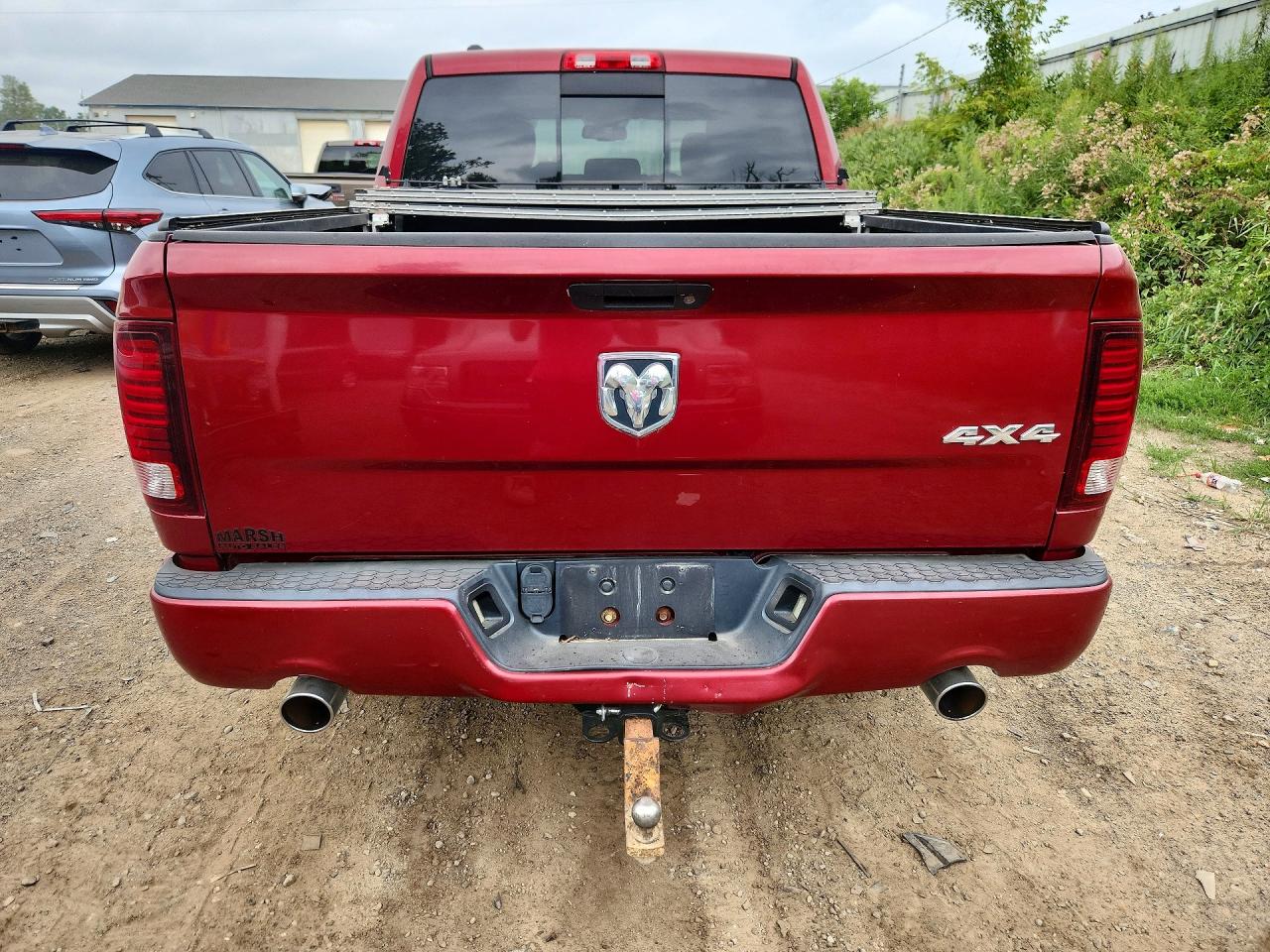 2015 Ram 1500 Sport Red vin: 1C6RR7MT3FS504718