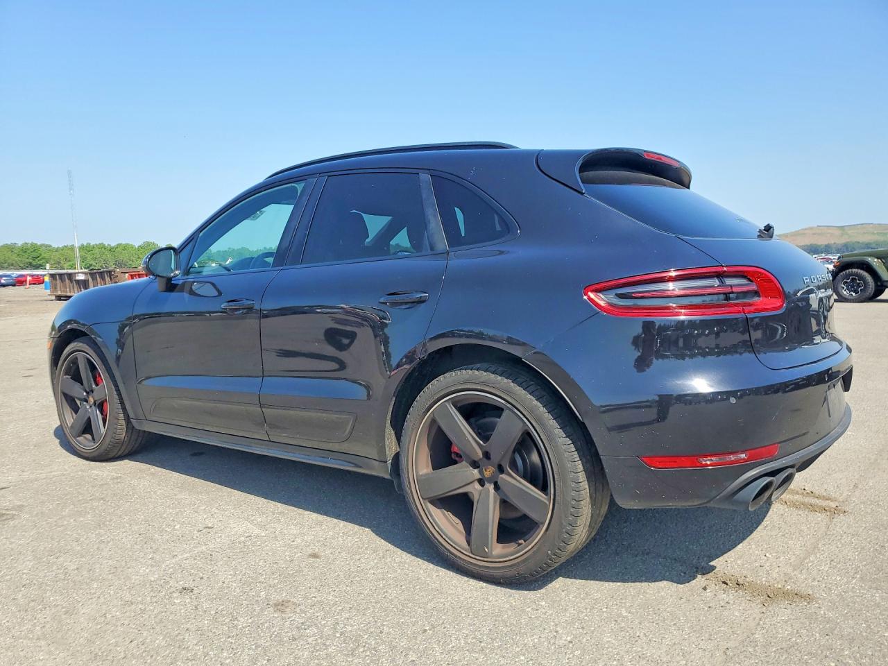 2015 Porsche Macan Turbo Black vin: WP1AF2A54FLB47825