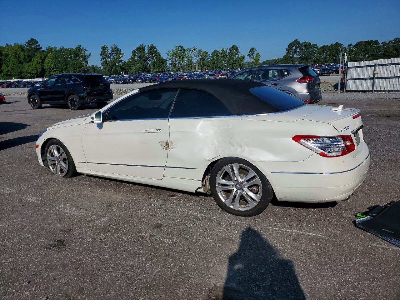 2011 Mercedes-benz E 350 White vin: WDDKK5GFXBF106648