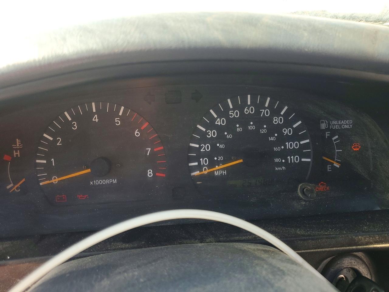 2000 Toyota Tacoma Xtracab Prerunner White vin: 4TASN92N7YZ675774