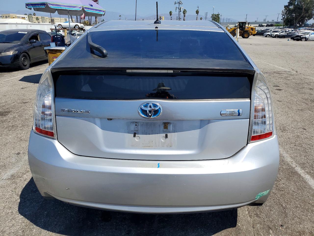 2014 Toyota Prius Plug-in Hybrid Base Silver vin: JTDKN3DP1E3059535
