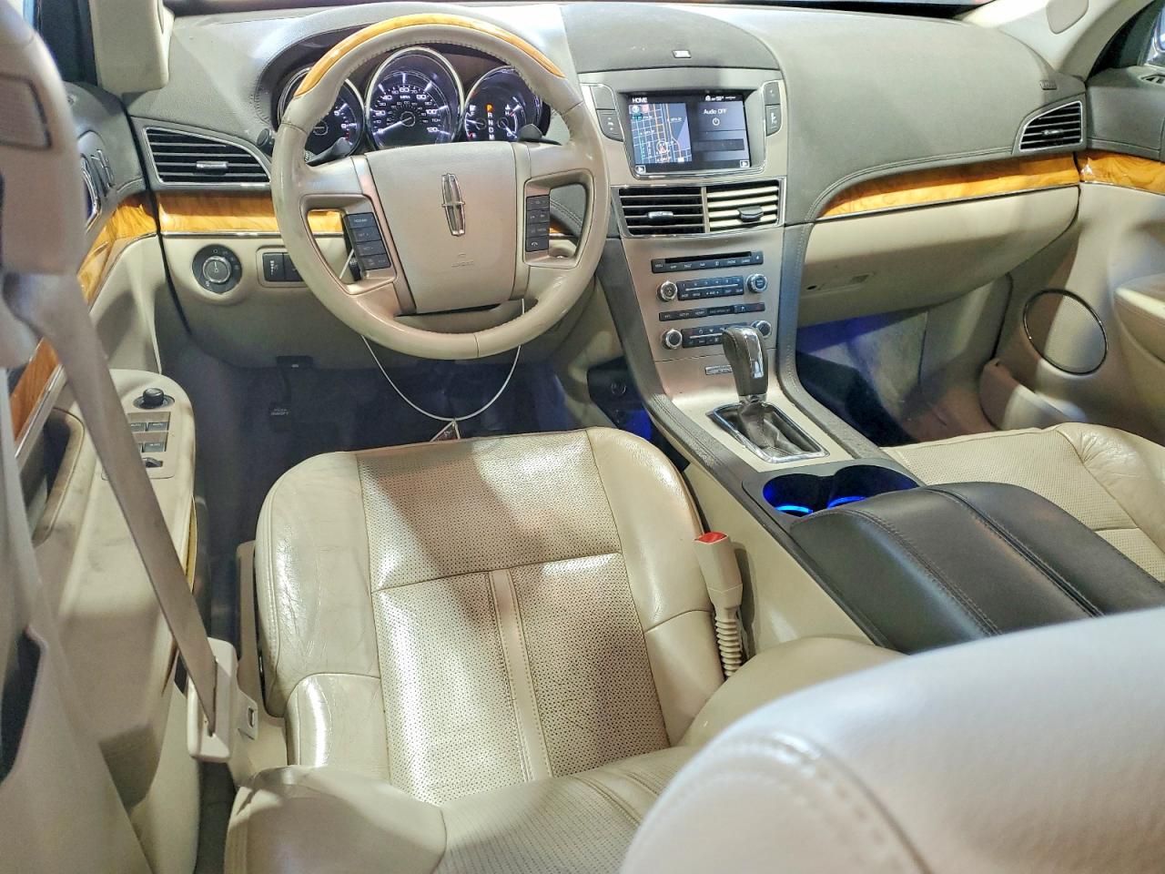 2011 Lincoln Mkt Blue vin: 2LMHJ5AR7BBJ52255