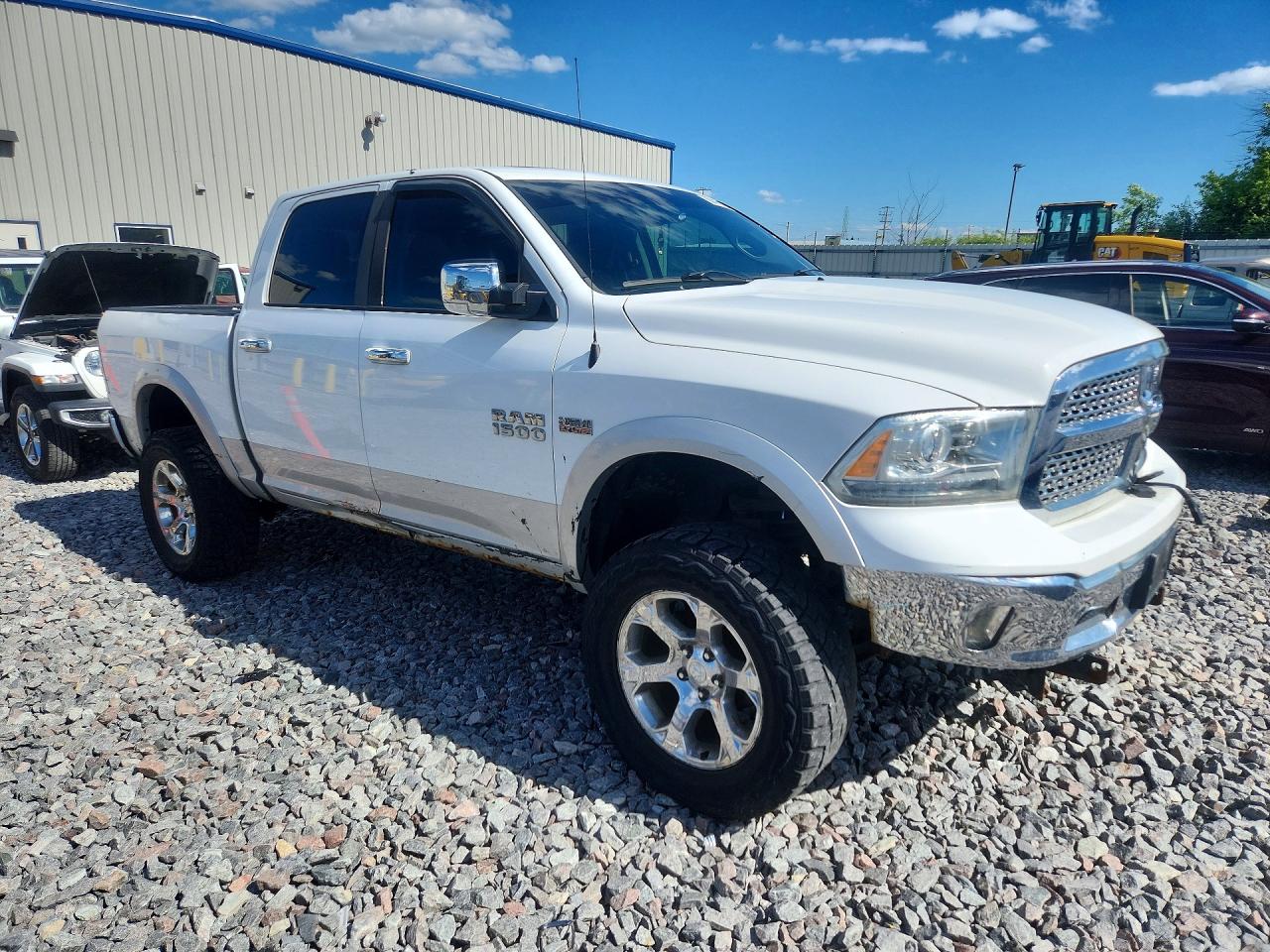 2015 Ram 1500 Laramie White vin: 1C6RR7NT5FS767050