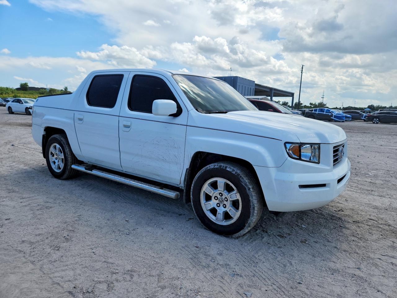 2008 Honda Ridgeline Rtl White vin: 2HJYK16518H538991