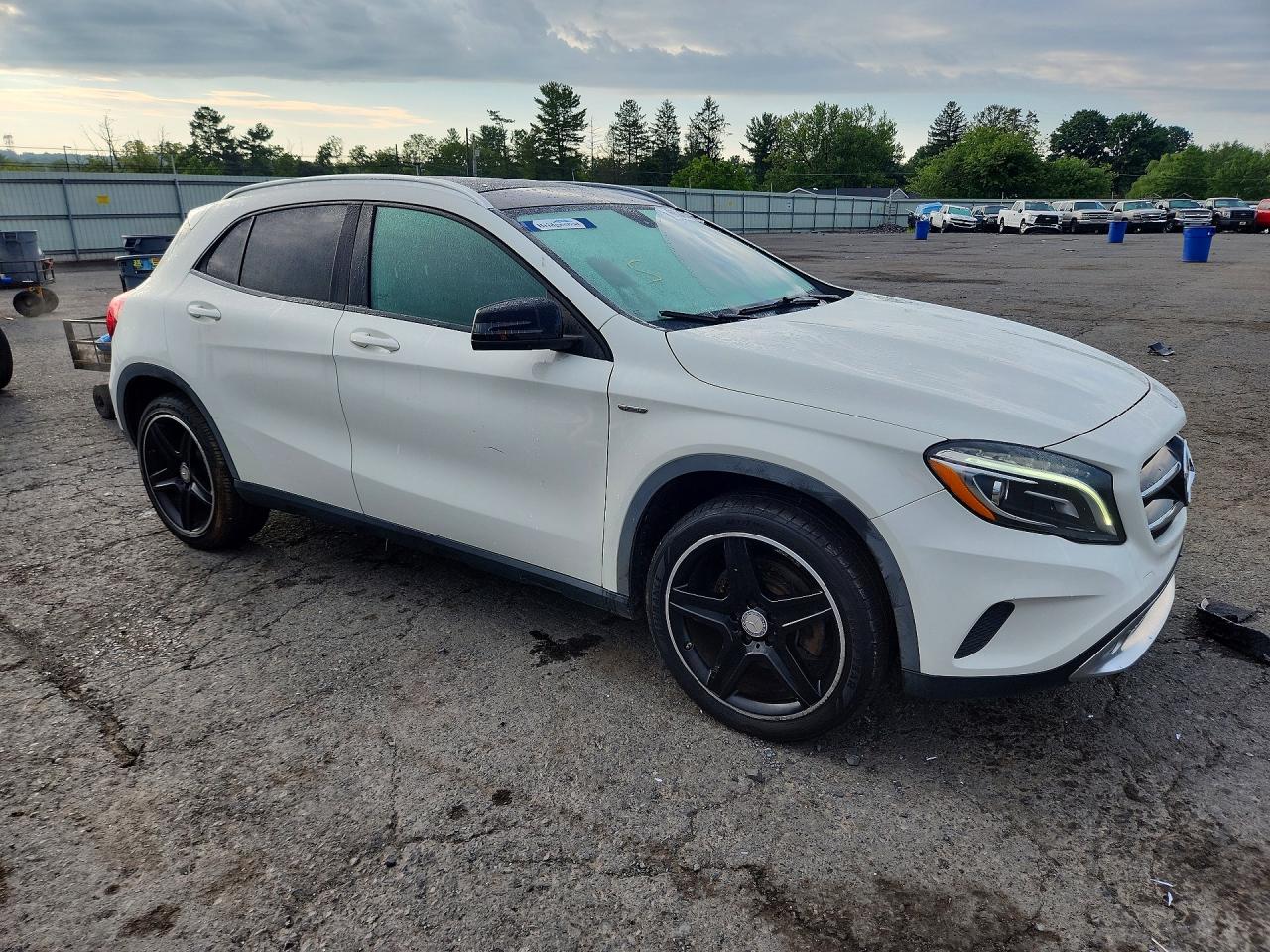 2015 Mercedes-benz Gla 250 4matic White vin: WDCTG4GBXFJ038016