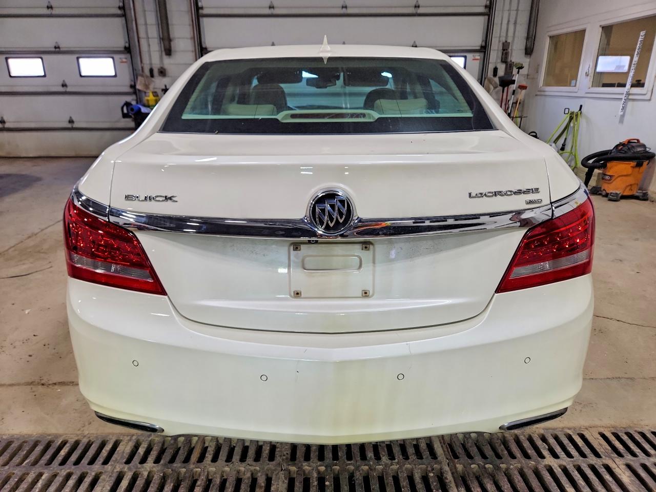 2014 Buick Lacrosse Premium White vin: 1G4GE5G37EF248601
