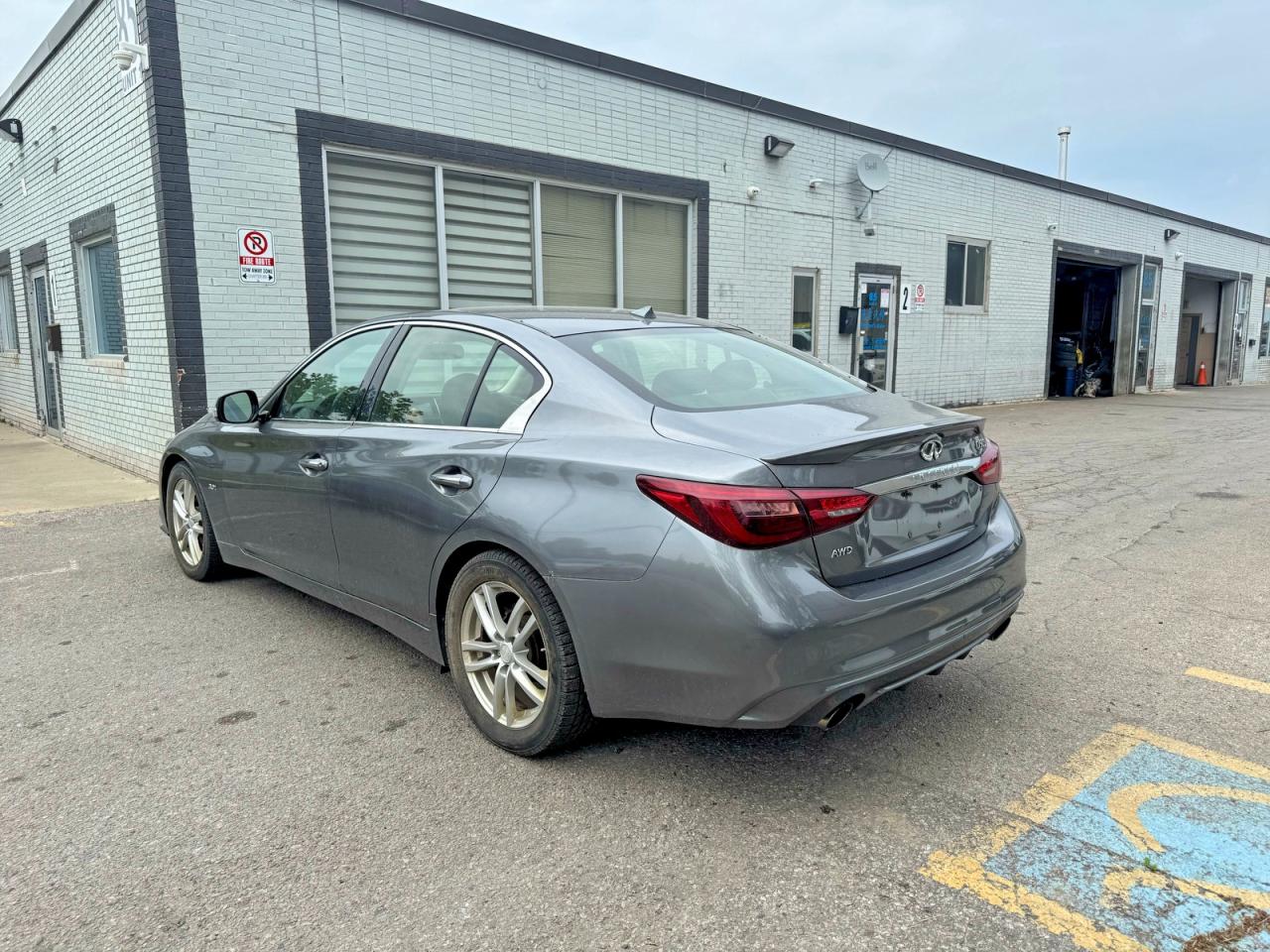 2018 Infiniti Q50 3.0t Luxe Gray vin: JN1EV7AR6JM611757