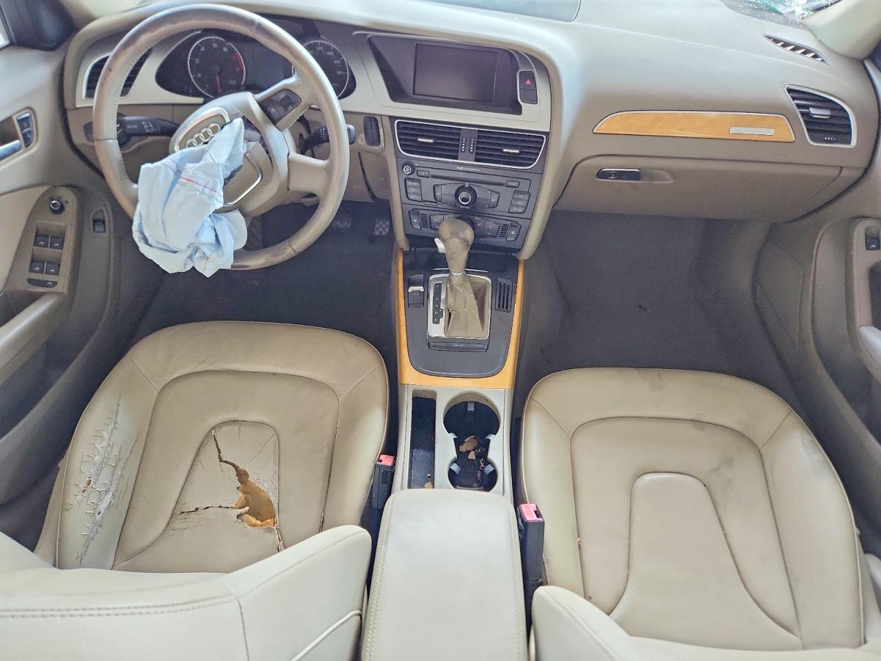 2009 Audi A4 2.0t Quattro Белый vin: WAULF78K29A135060