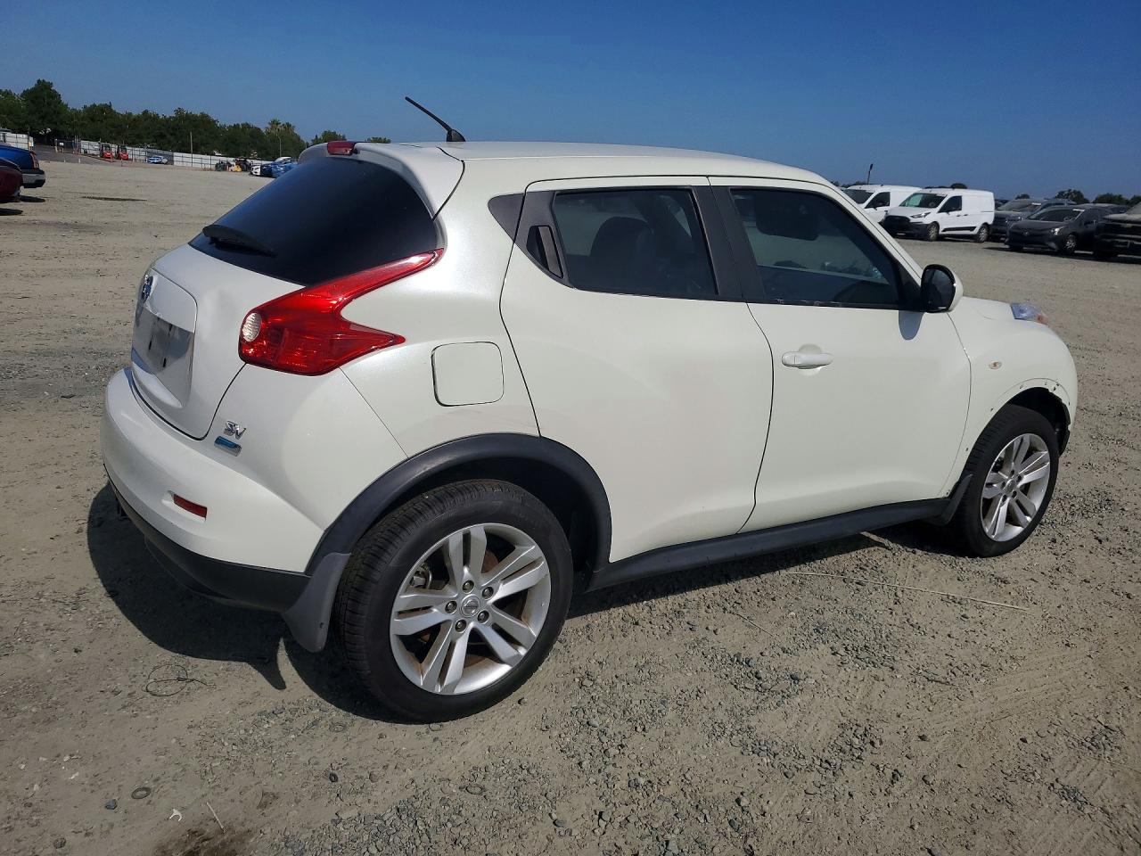 2011 Nissan Juke S White vin: JN8AF5MR8BT000293